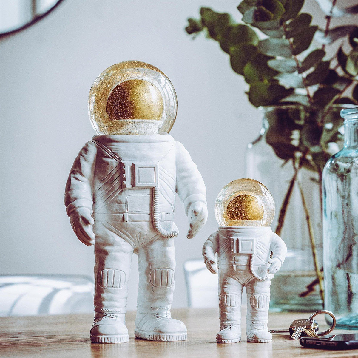 Astronaut "The Astronaut" 18cm - SNOWGLOBE — bilde 2