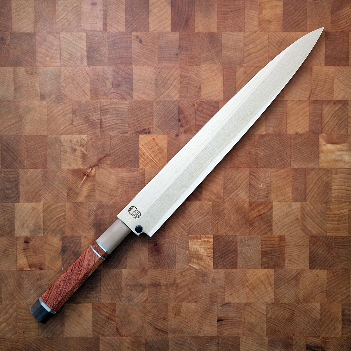 27cm Yanagiba, Mirror Polished, Shirogami II, inkl Saya - SAKAI KIKUMORI — bilde 11
