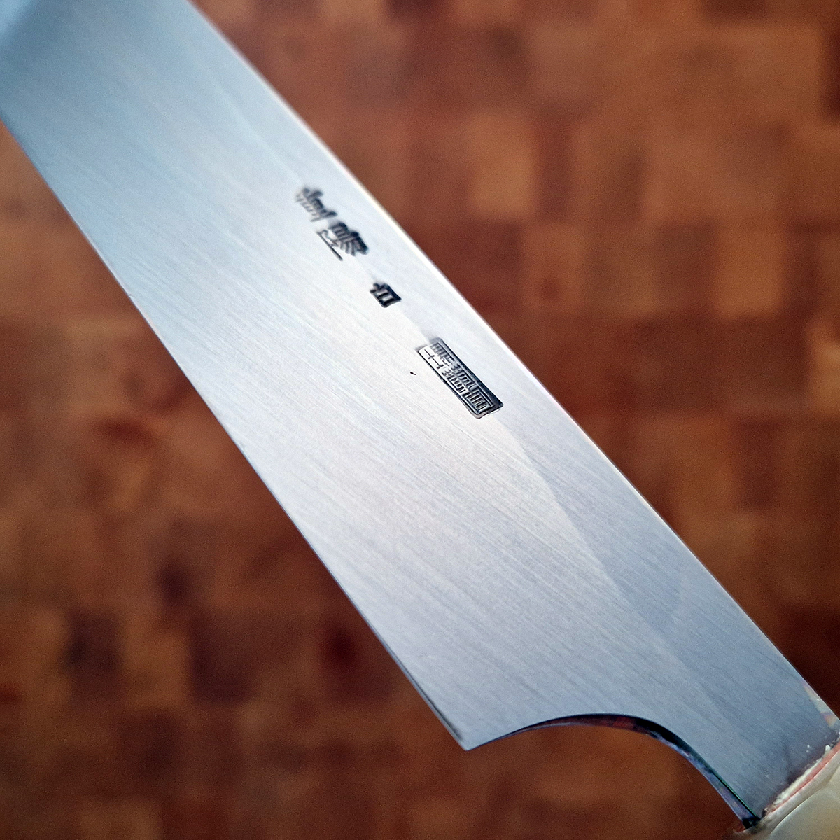 27cm Yanagiba, Mirror Polished, Shirogami II, inkl Saya - SAKAI KIKUMORI — bilde 7