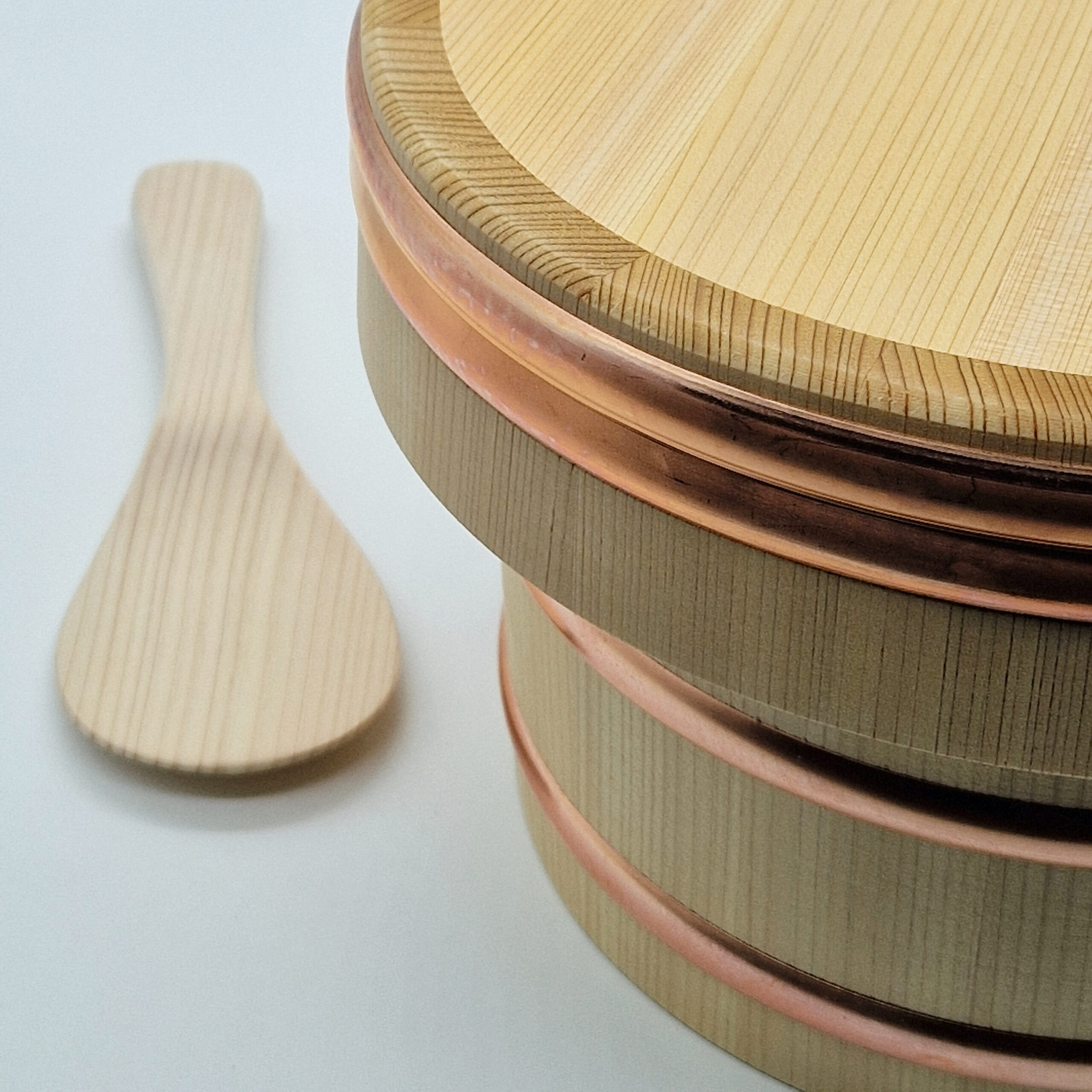Risbeholder, Ohitsu i tre (18cm) — bilde 2