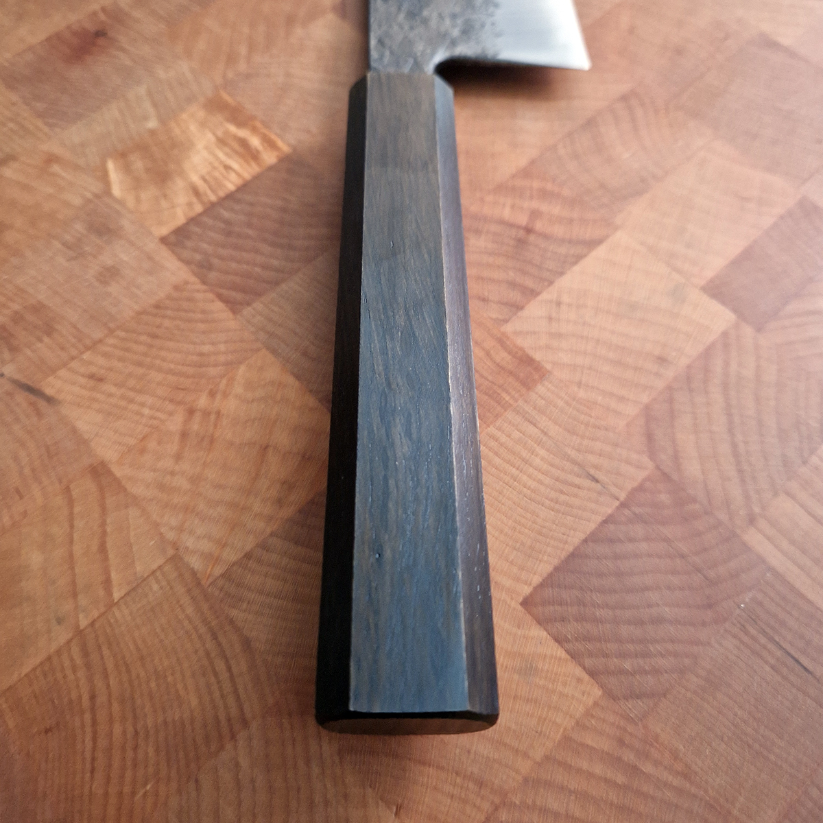 18cm Grønnsakskniv (Santoku) Aogami II, Kurochi - MINOMO KAJIYA — bilde 3