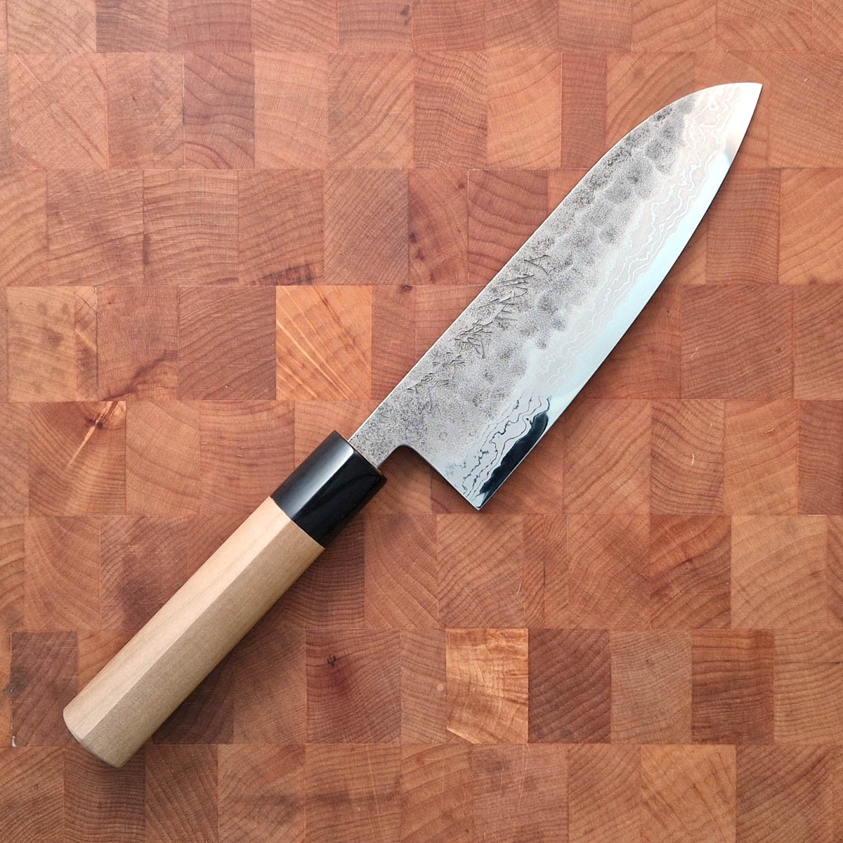 17cm Grønnsakskniv (Santoku), Hamret Aogami - TOJIRO — bilde 1