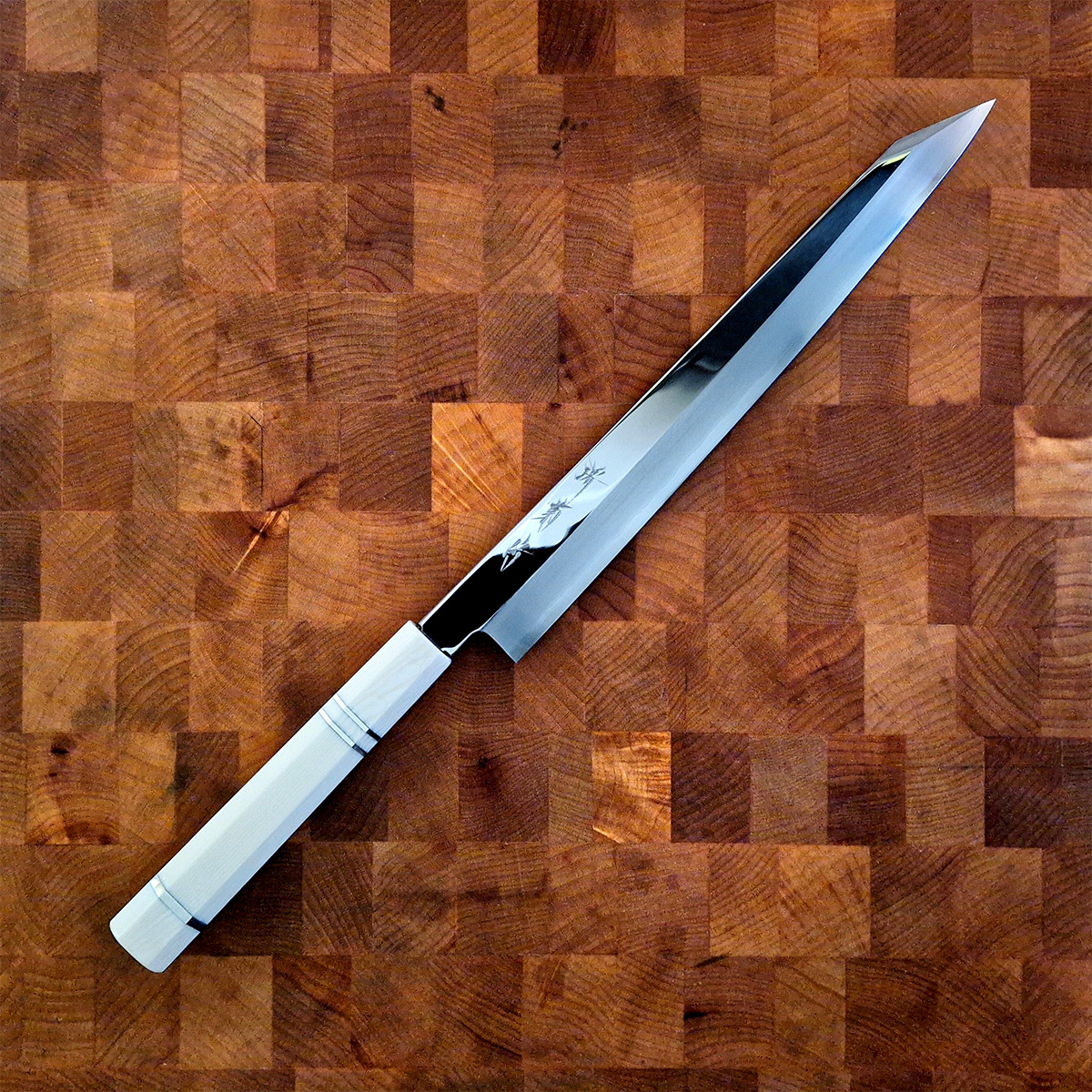 27cm Kiritsuke Yanagiba, Mirror Polished, SG2 pulverstål, inkl Saya - SAKAI KIKUMORI — bilde 4