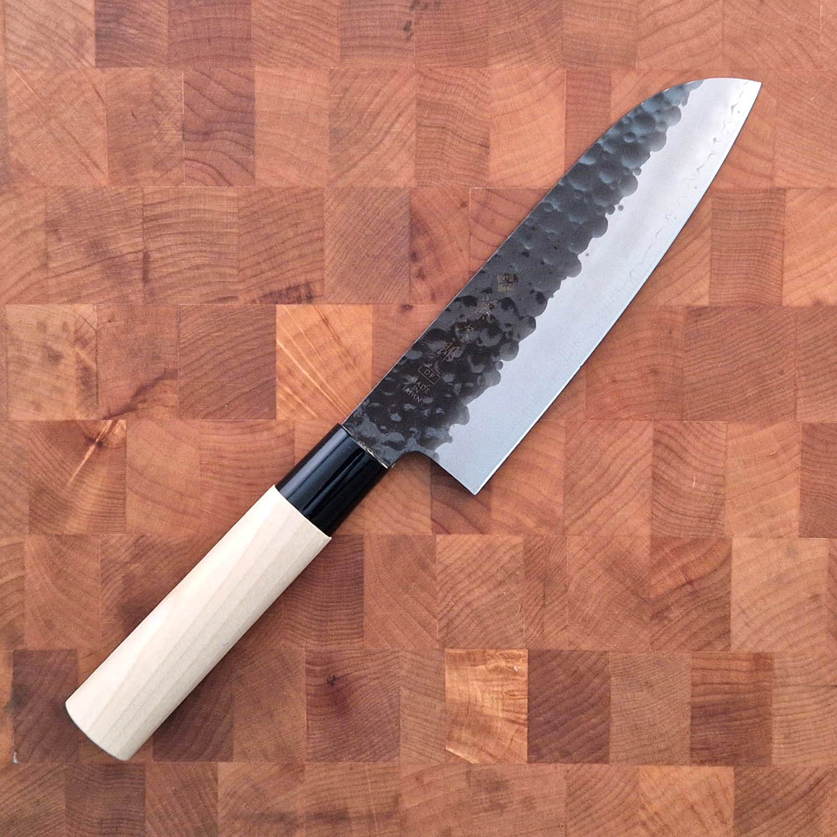 17cm Grønnsakskniv (Santoku) DP3 Layer Hamret - TOJIRO