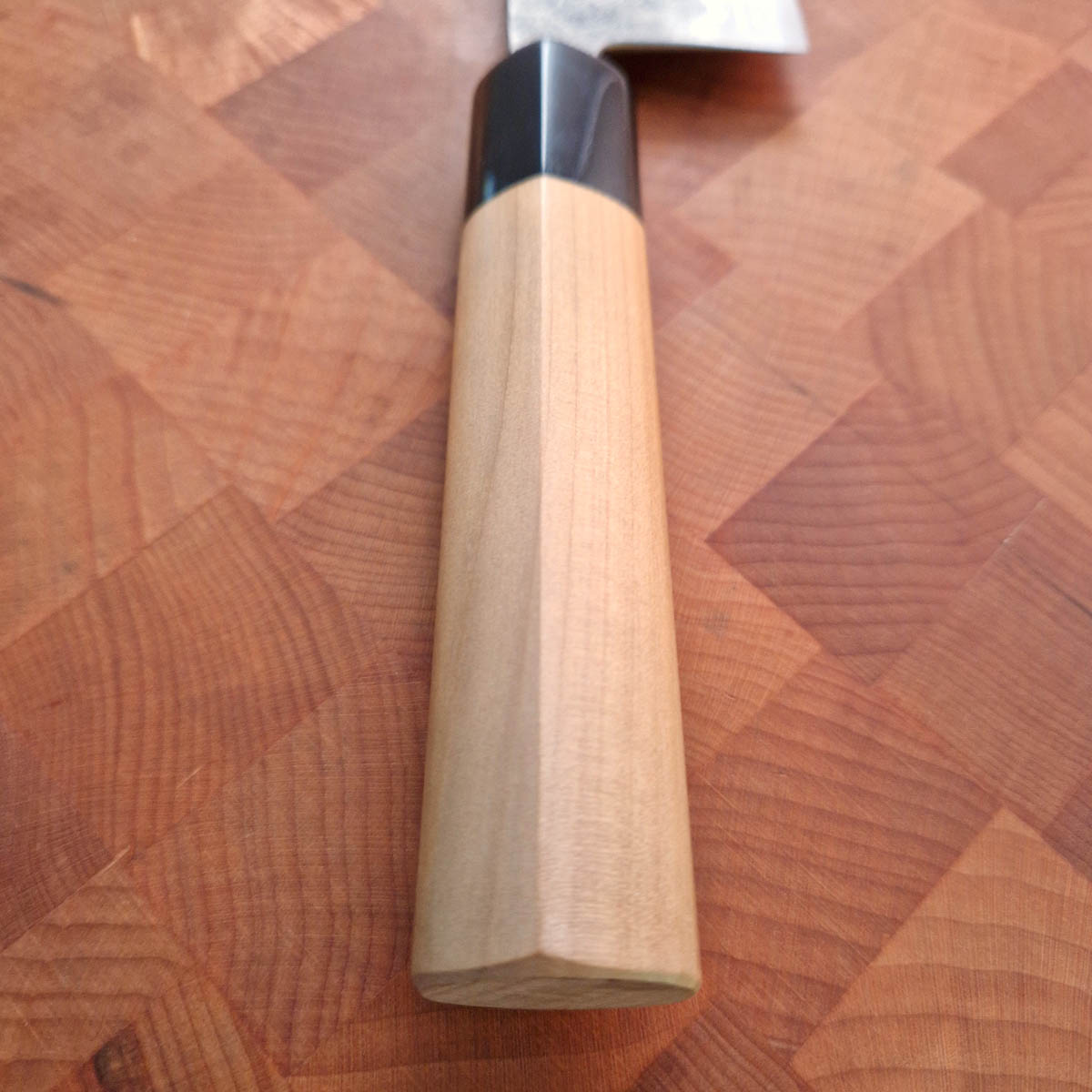 17cm Grønnsakskniv (Santoku), Hamret Aogami - TOJIRO — bilde 4