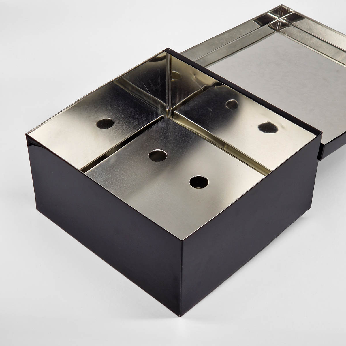 Box til Nori i metall — bilde 2