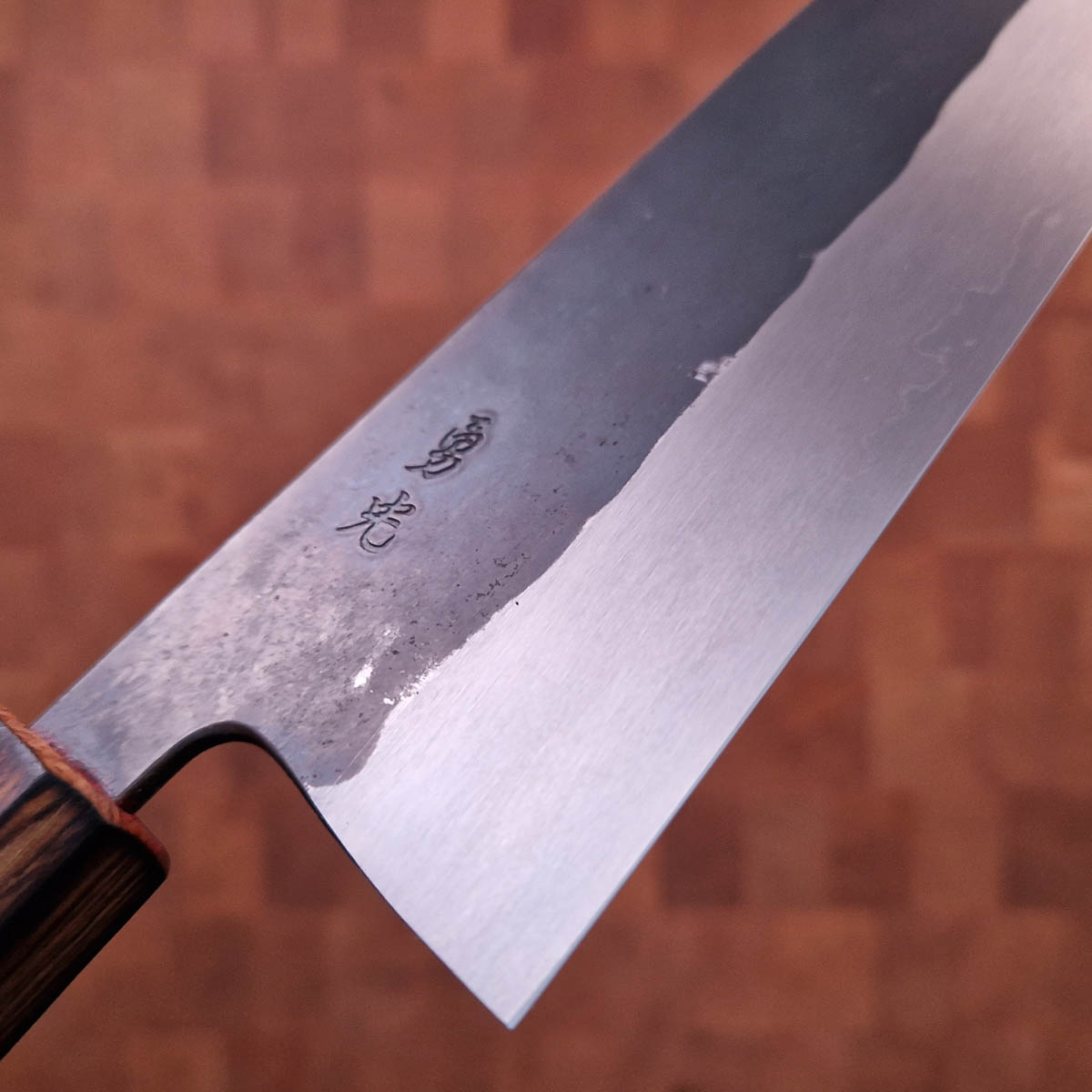 18cm Grønnsakskniv (Santoku), Shirogami I - ISAMITSU — bilde 3