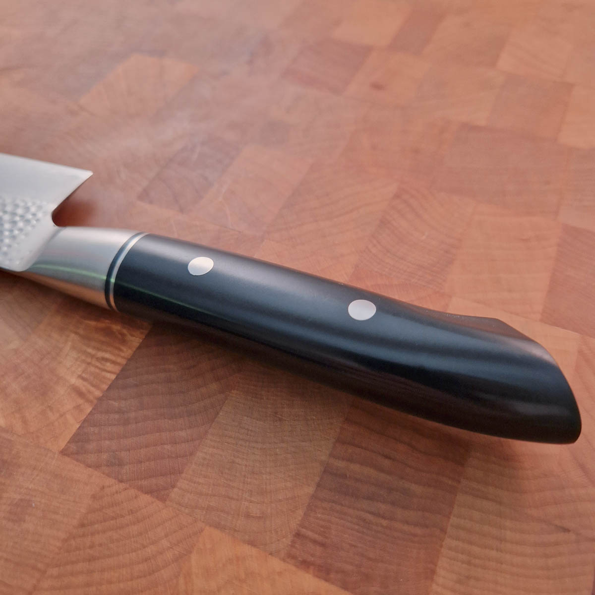18cm Grønnsakskniv (Santoku) Hamret - KASUMI — bilde 4