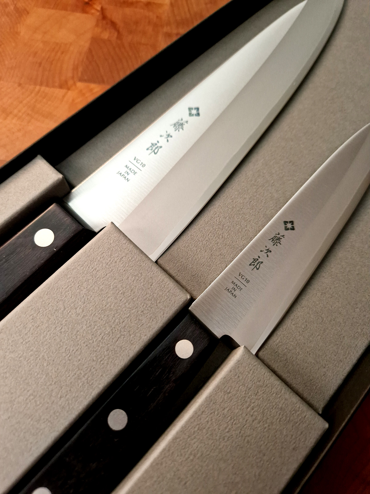 Knivsett 20cm Kokkekniv og 13,5cm Universalkniv, DP - TOJIRO — bilde 2