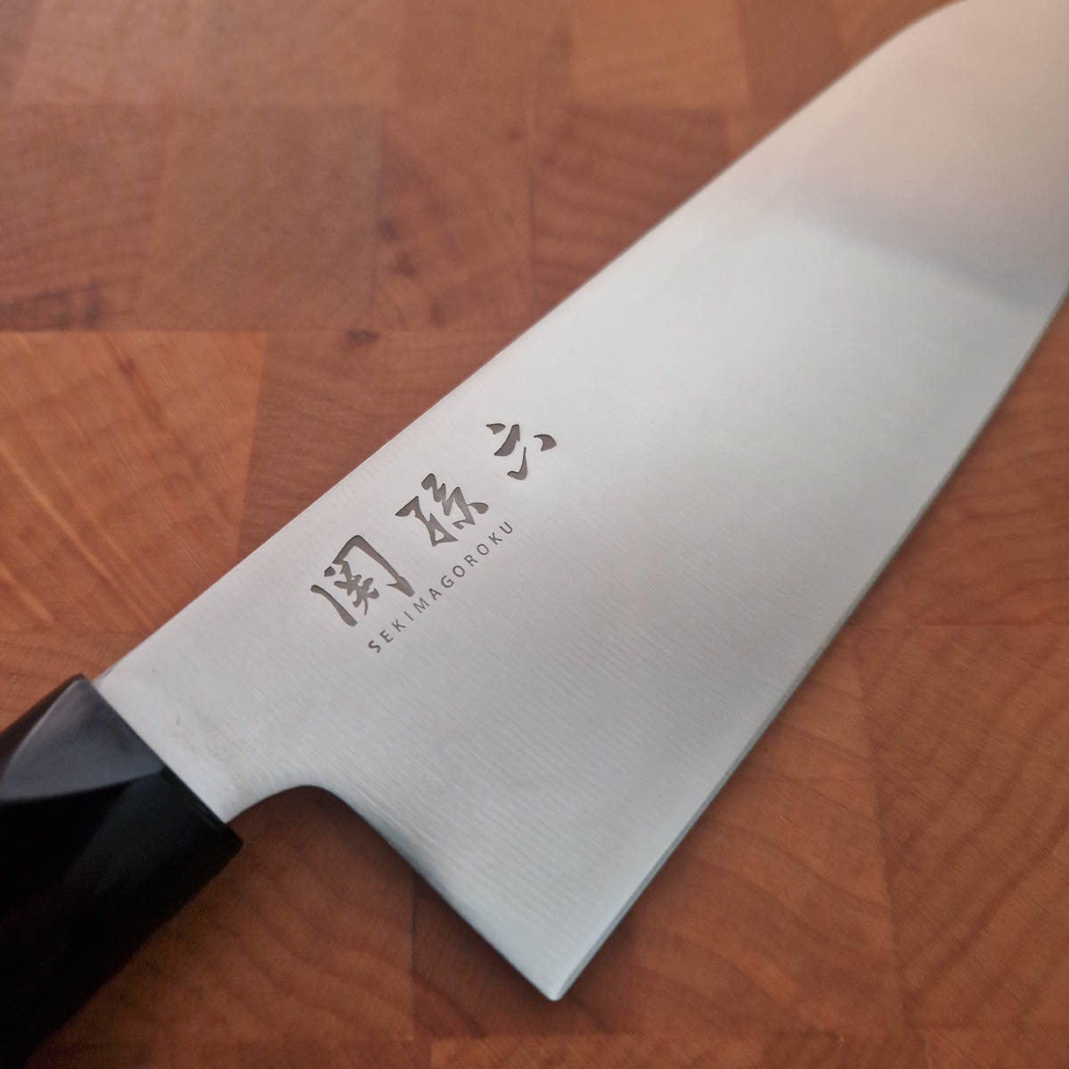 17cm Grønnsakskniv (Santoku) - KAI SEKI REDWOOD — bilde 3