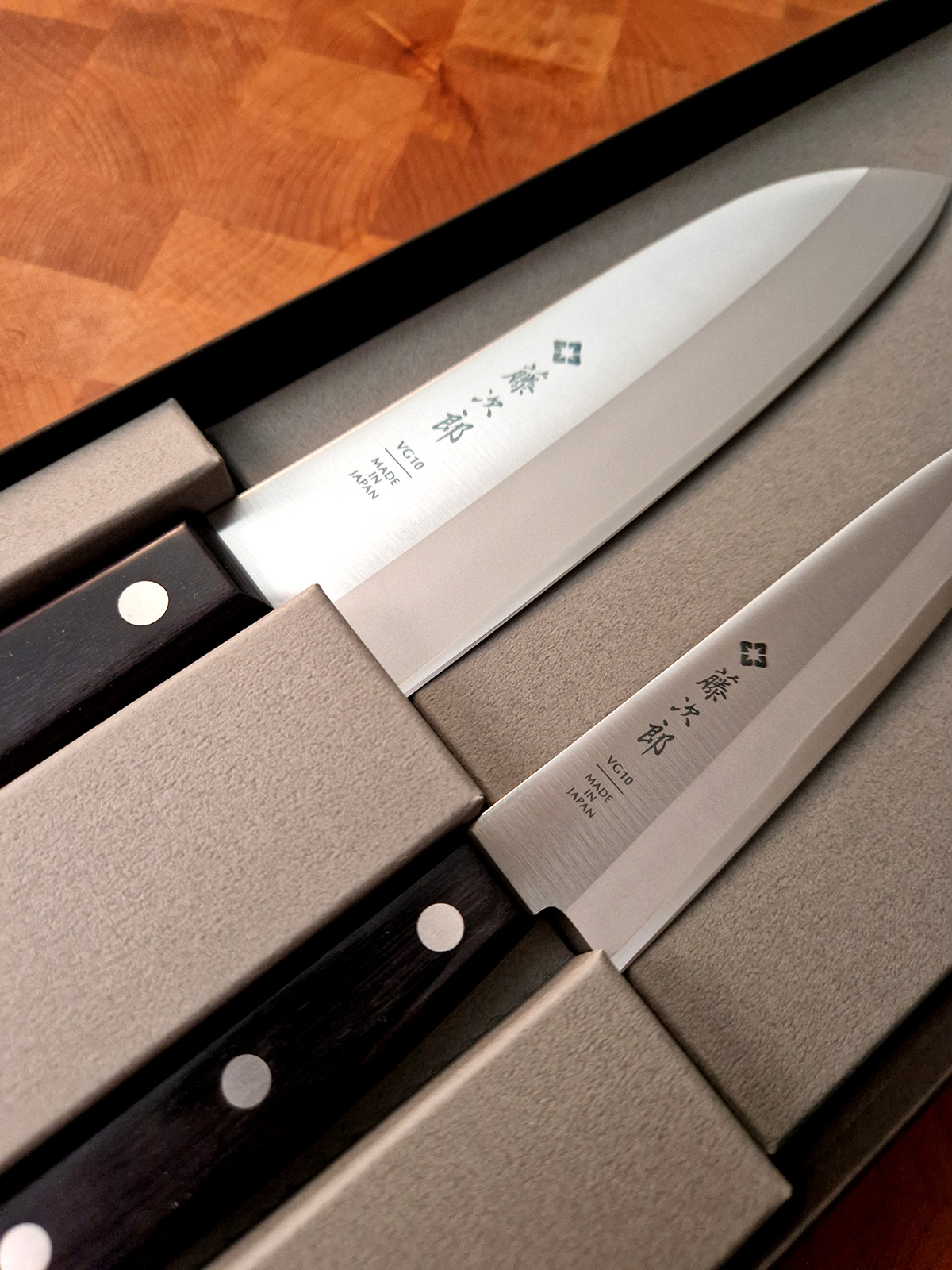 Knivsett 17cm Grønsakskniv (Santoku) og 13,5cm Universalkniv, DP - TOJIRO — bilde 4