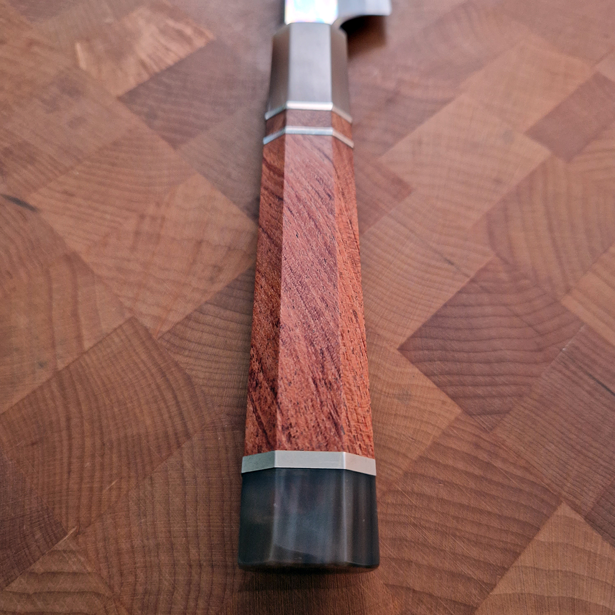 27cm Yanagiba, Mirror Polished, Shirogami II, inkl Saya - SAKAI KIKUMORI — bilde 6