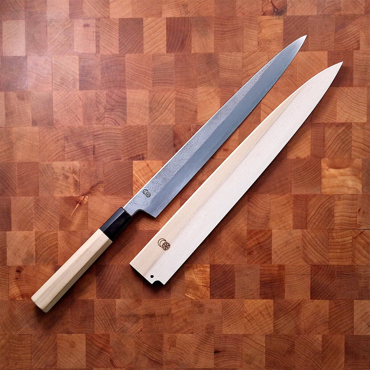 27cm Yanagiba, Shirogami II, inkl Saya - SAKAI KIKUMORI