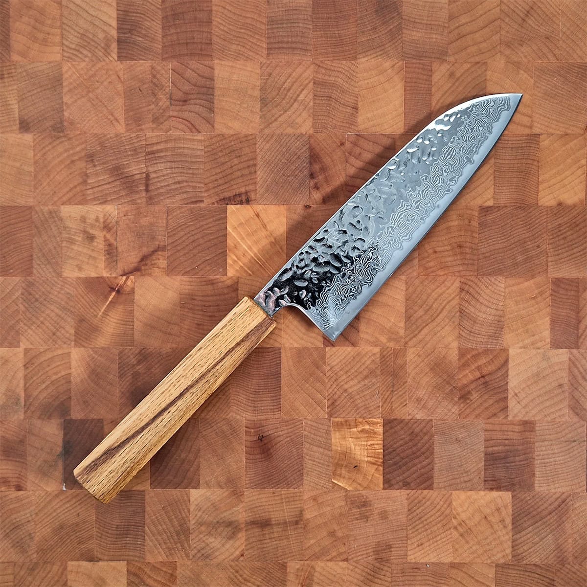 16,5cm Grønnsakskniv (Santoku) AUS10 TRISM, Eik - HARUYUKI
