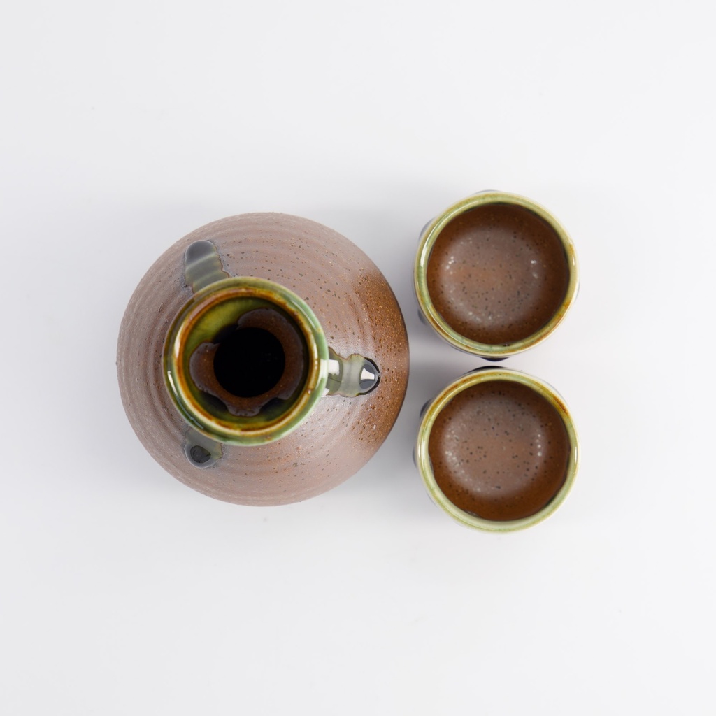 Sake sett, "Iga Oribe" 2 kopper + karaffel – Tokyo design studio — bilde 2