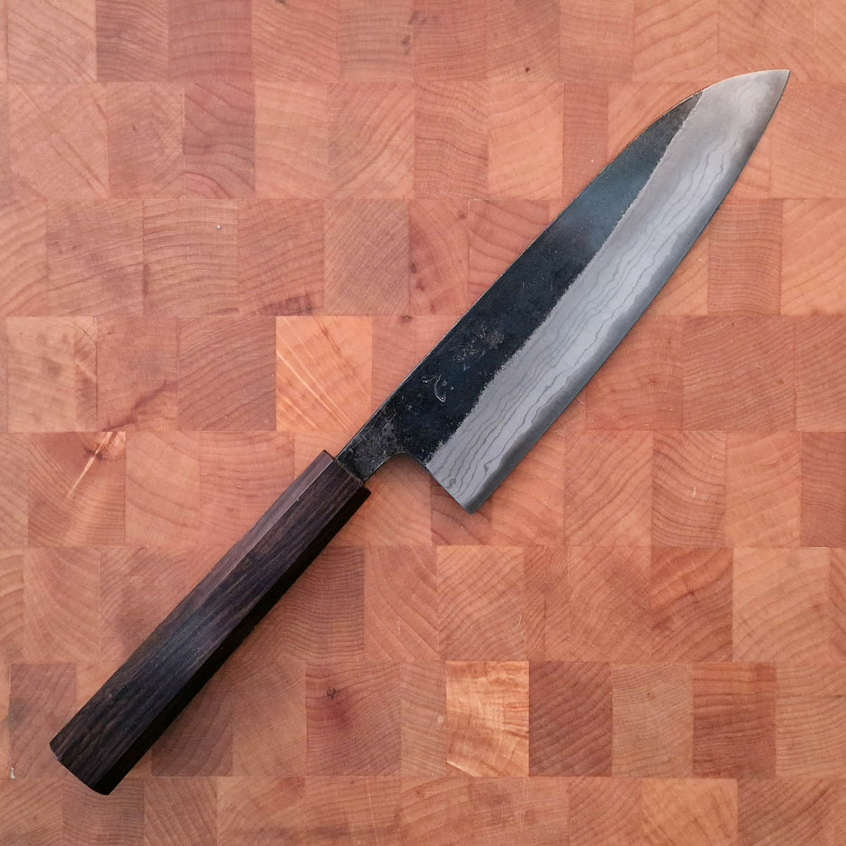 18cm Grønnsakskniv (santoku), "Kumokage", Aogami II - Hatsukokoro