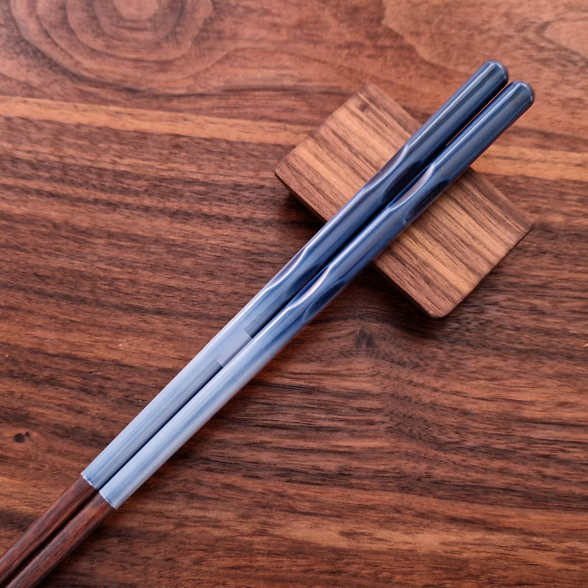 Spisepinner, japanske, Lakkert, blå, 1 par - IRODORI — bilde 2