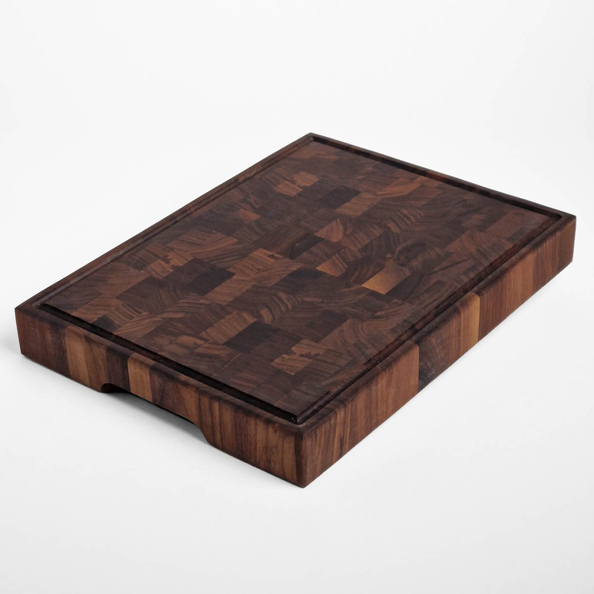Skjærebrett (40 x 30 x 5cm) - endeved, stående stav m/rand, valnøtt — bilde 3