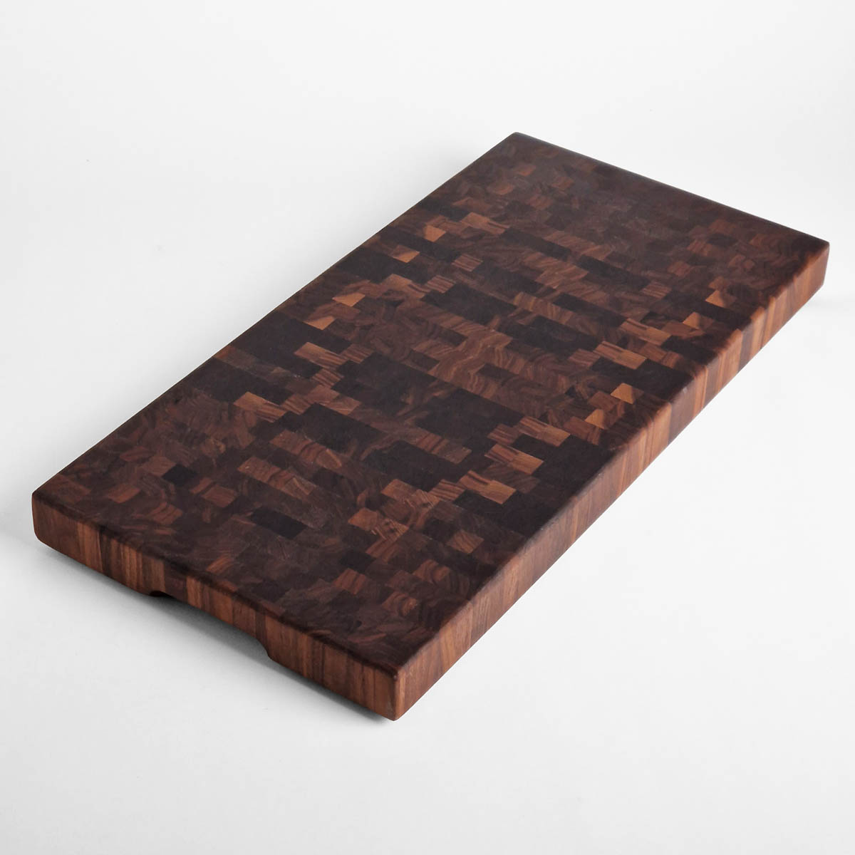Skjærebrett (70 x 35 x 5cm) - endeved, stående stav, valnøtt — bilde 3
