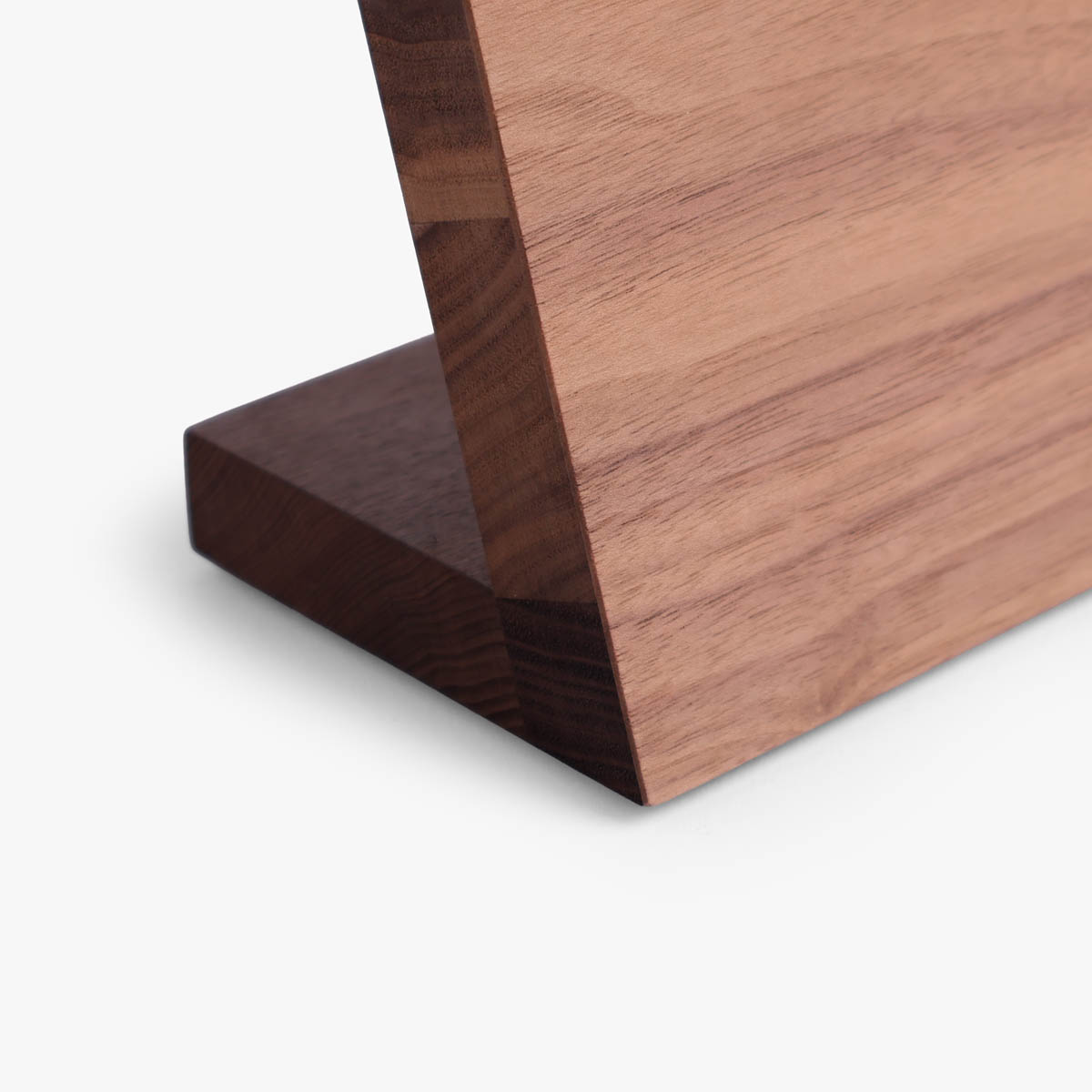 Magnetholder i valnøtt, (30 x 20cm) til 5 kniver — bilde 2