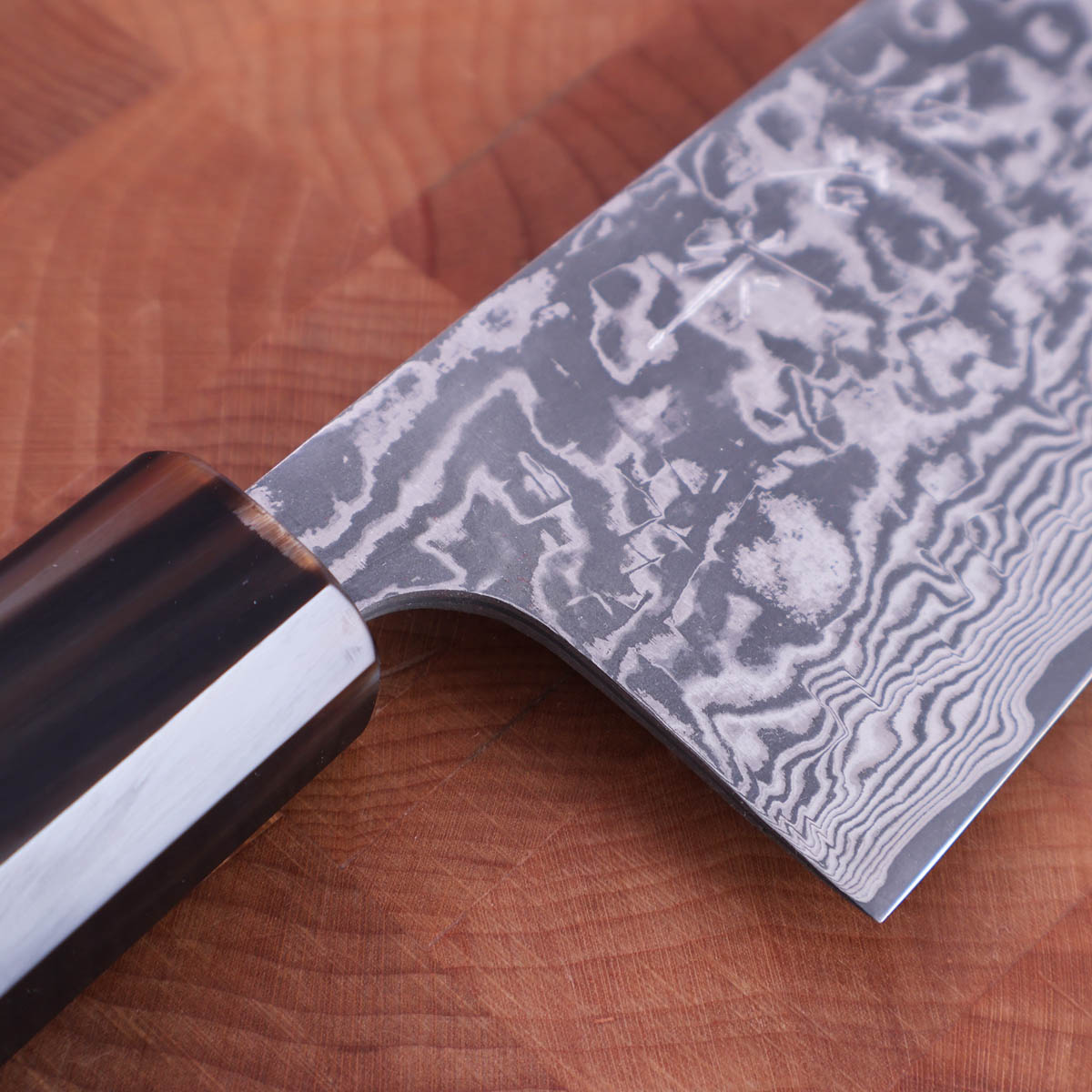 16,5cm Grønnsakskniv (Santoku) Kuroshi m/damask, R2 - SAJI — bilde 5