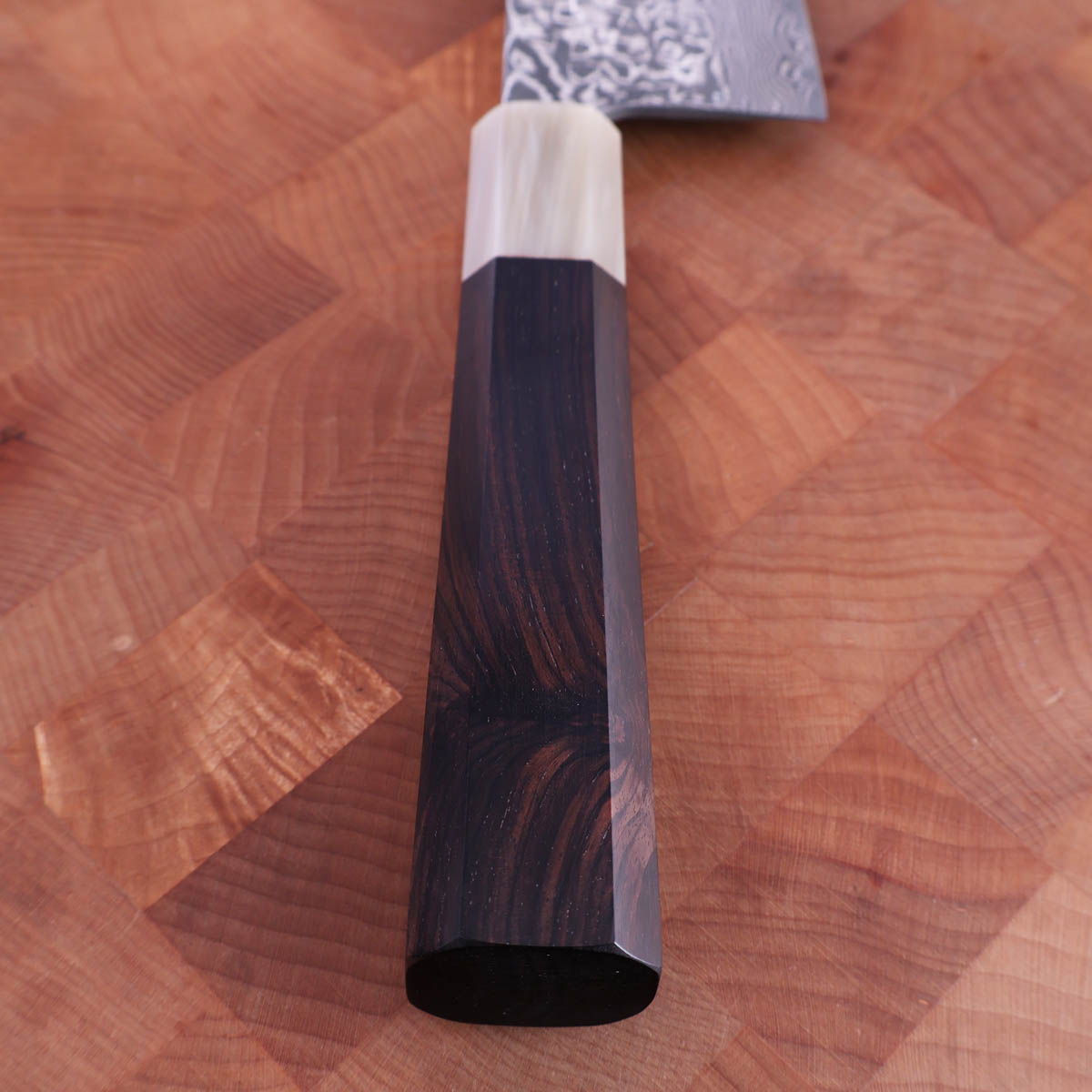 16,5cm Grønnsakskniv (Santoku) Kuroshi m/damask, R2 - SAJI — bilde 4