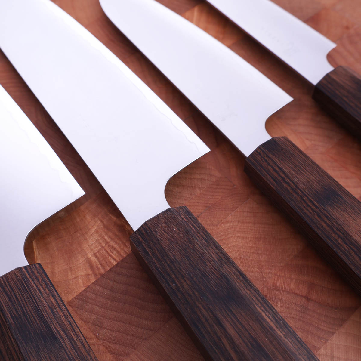 Knivsett 20cm Kokkekniv, 16,5cm Grønsakskniv (Santoku), 12,5cm Grønnsakskniv (Ko-santoku) og 12cm Universalkniv, Hana - Yaxell — bilde 4