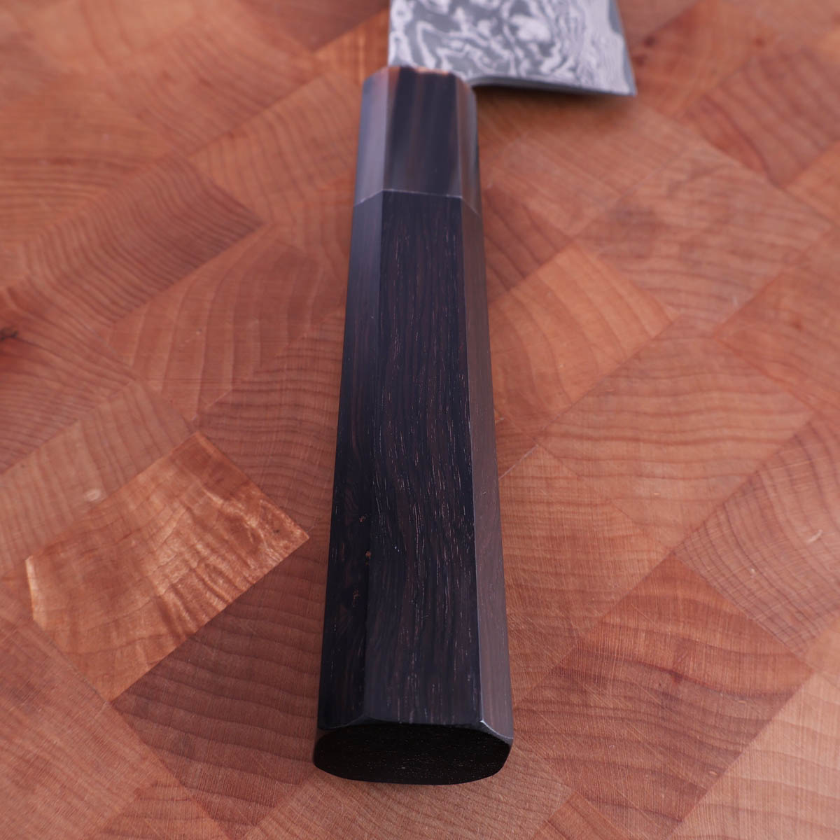 16,5cm Grønnsakskniv (Santoku) Kuroshi m/damask, R2 - SAJI — bilde 6