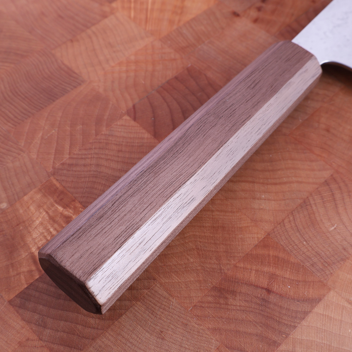 16.5cm Grønnsakskniv (Santoku), Damask/Tsuchime, VG7 - MAKOTO KUROSAKI — bilde 3