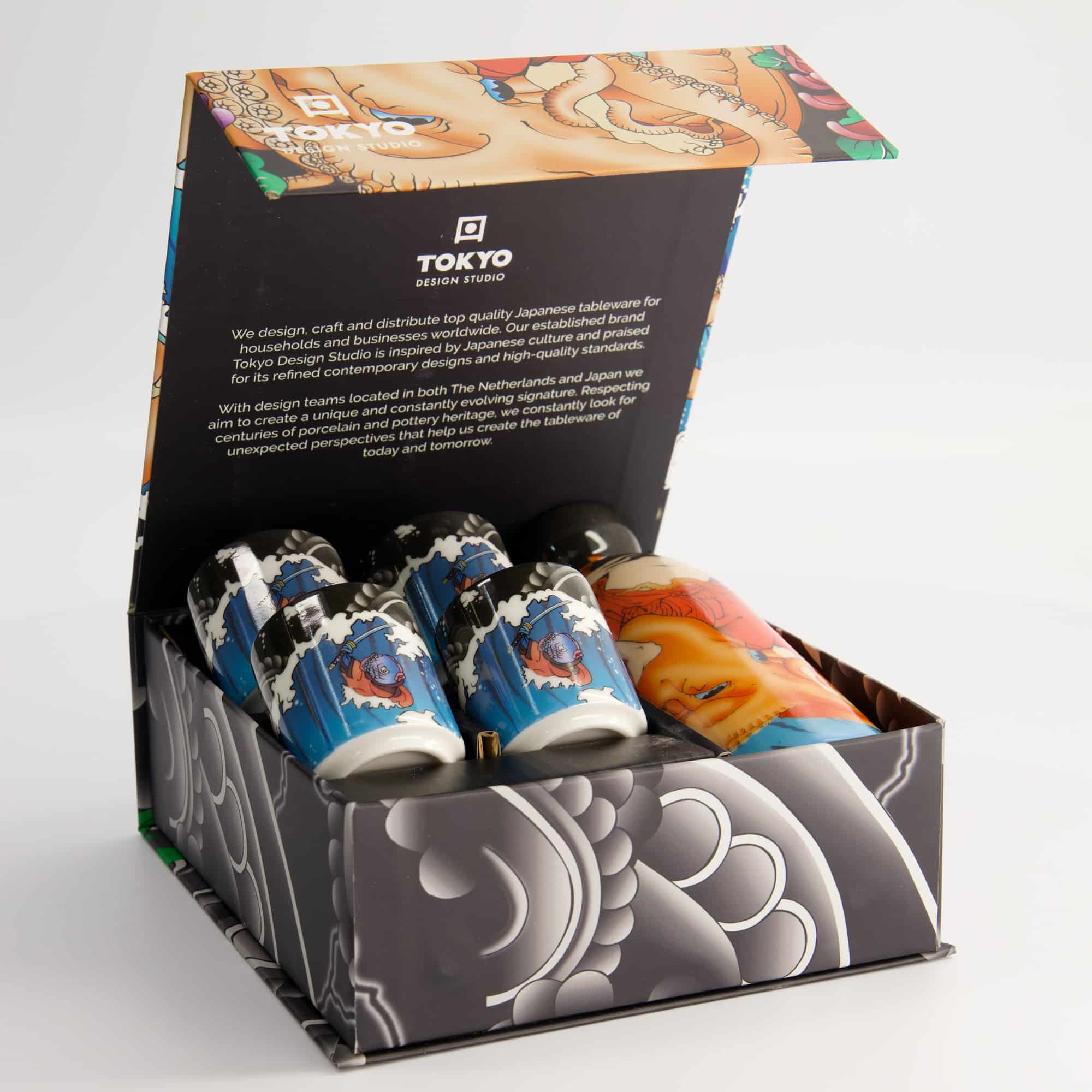 Sake sett, 4 kopper + karaffel "Yakusa Octopus" - Tokyo design studio — bilde 2
