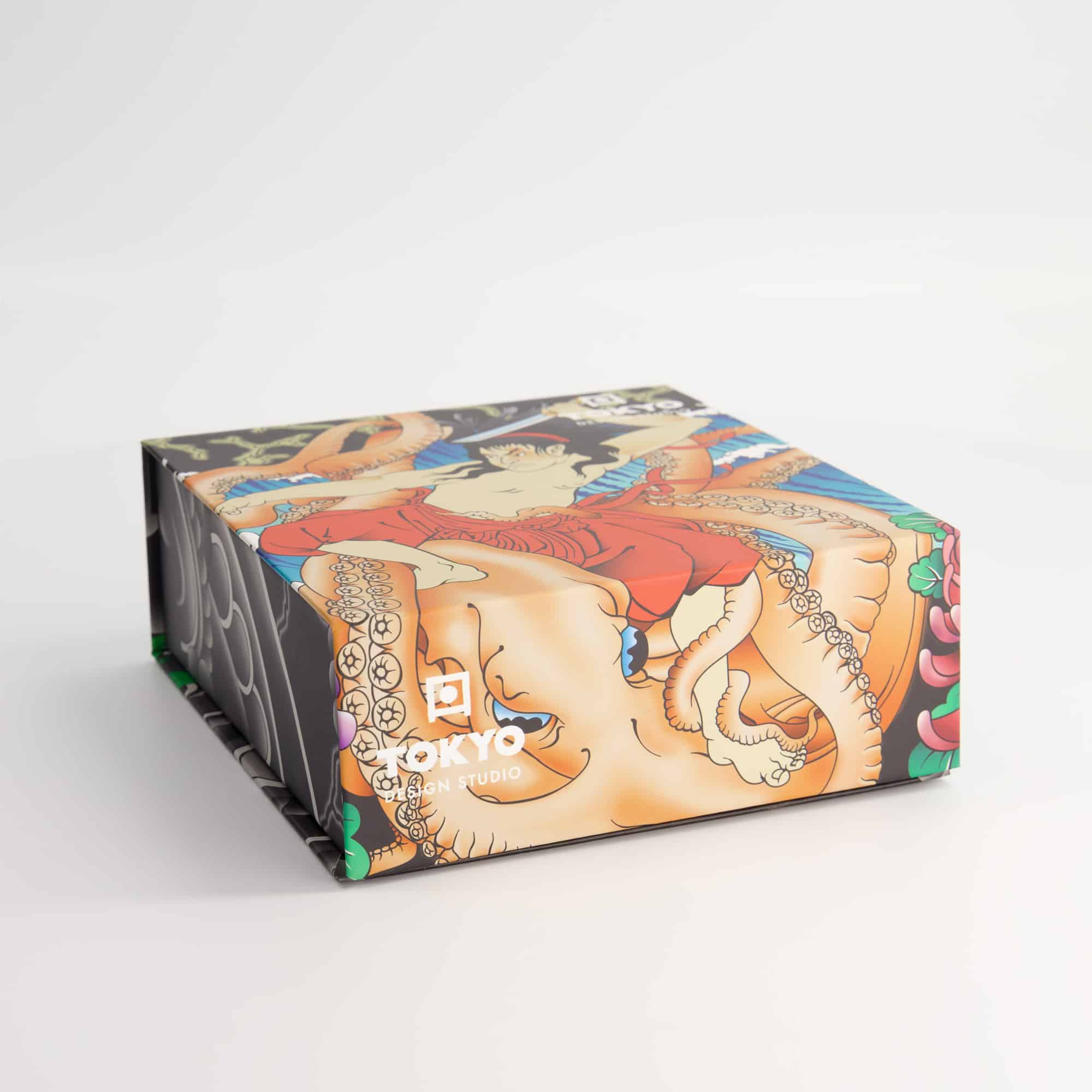 Sake sett, 4 kopper + karaffel "Yakusa Octopus" - Tokyo design studio — bilde 4