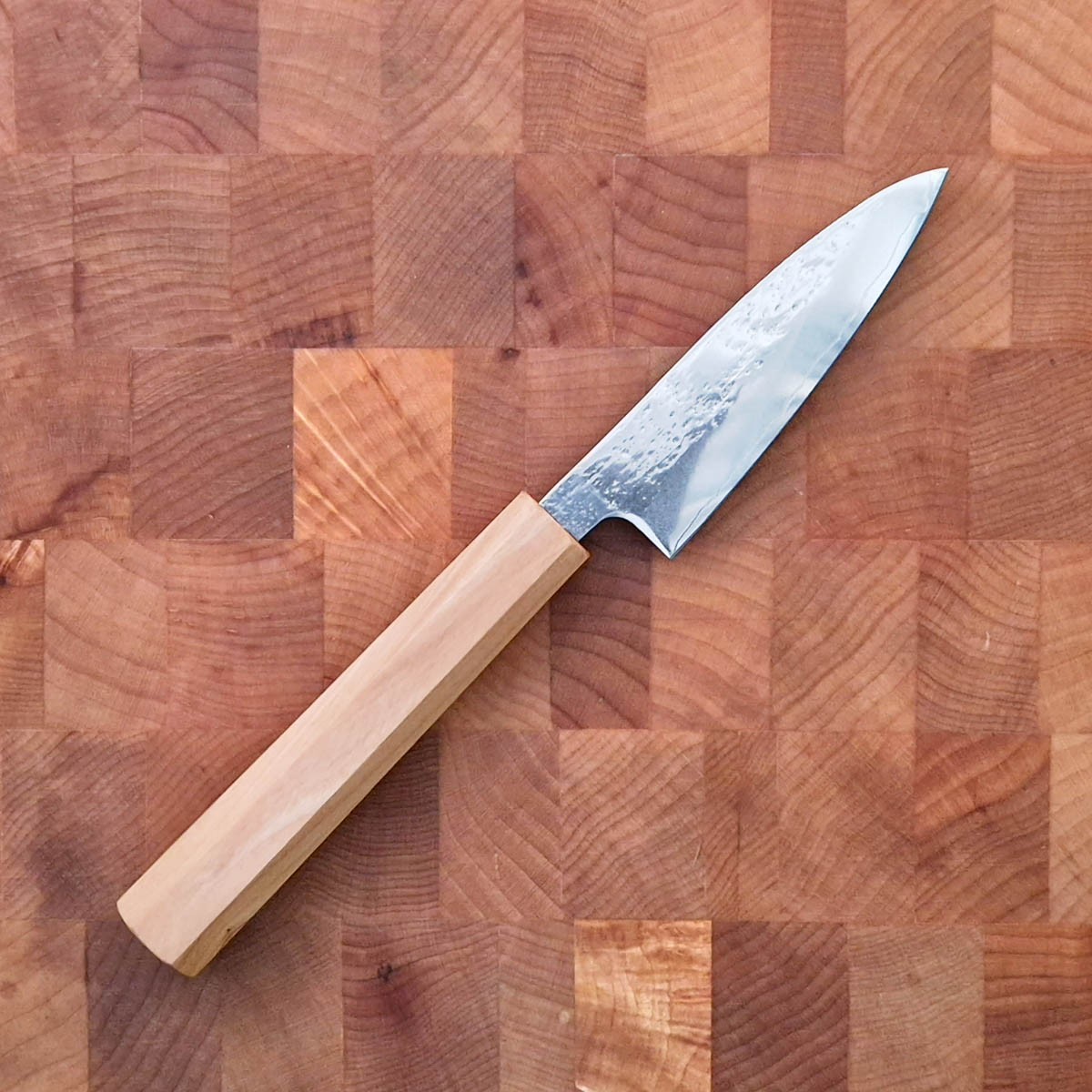 9 cm universalkniv, Hatsukokoro AUS-8