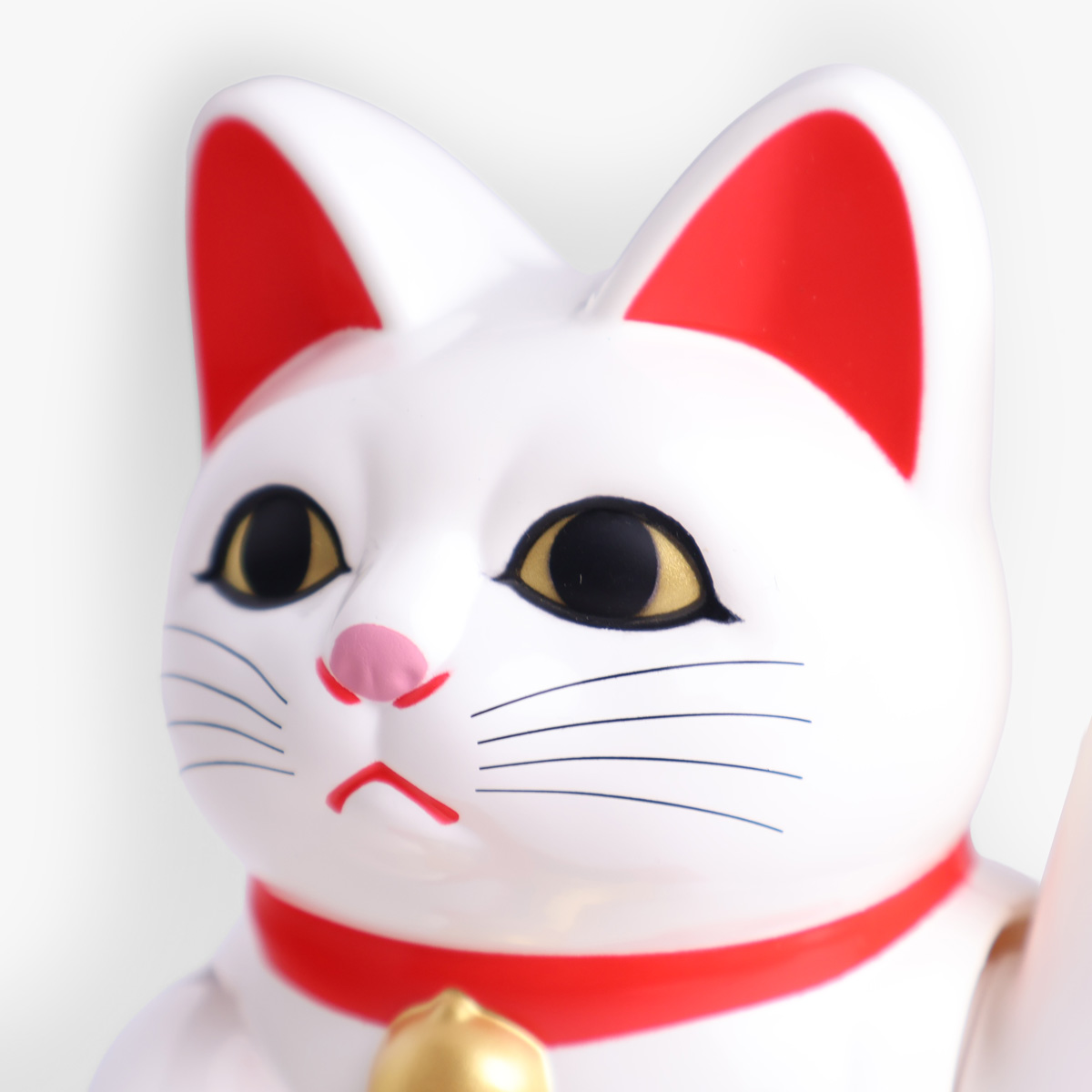 Lucky Cat, liten (16cm høy), solcelle, hvit - KOKUSAI — bilde 2
